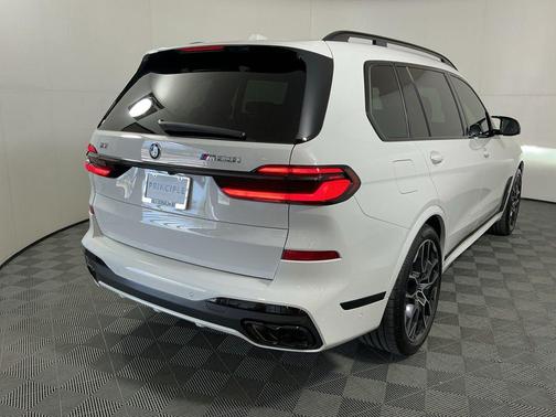 Alpine White 2026 BMW X7 M60i