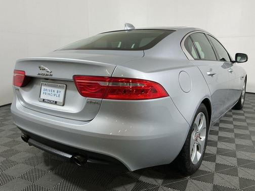 2018 Jaguar XE 25t