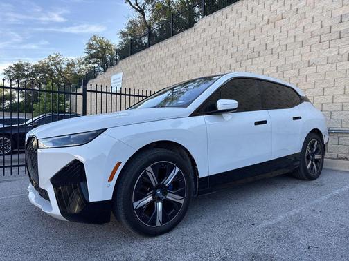 Alpine White 2023 BMW iX xDrive50
