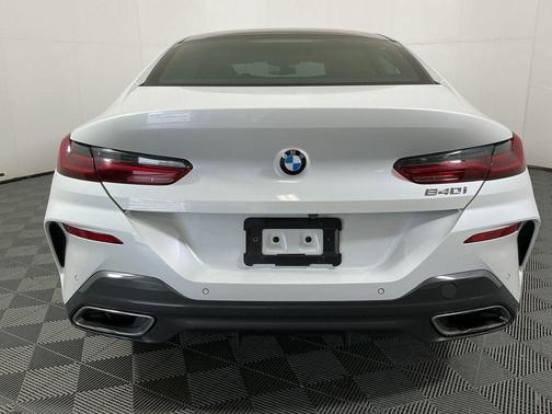 2022 BMW 840 i