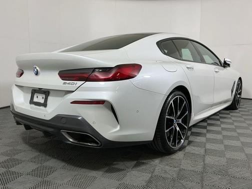 2022 BMW 840 i