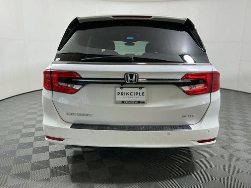Platinum White Pearl 2023 Honda Odyssey Elite