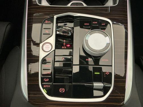 300 2027 BMW X7 xDrive40i