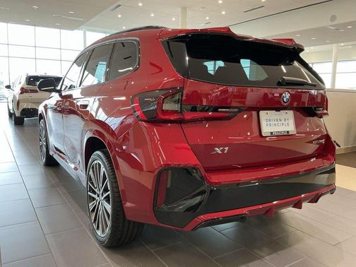 Vegas Red Metallic 2026 BMW X1 xDrive28i