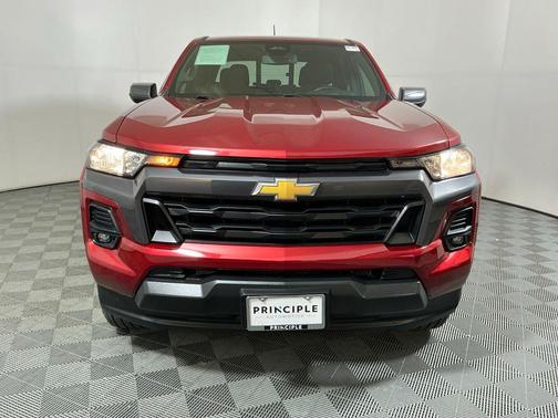 Radiant Red Tintcoat 2023 Chevrolet Colorado LT