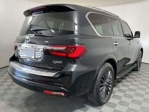 2024 INFINITI QX80 SENSORY AWD