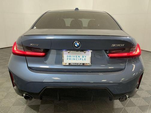 2026 BMW 330 i xDrive