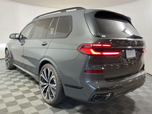 2026 BMW X7 M60i