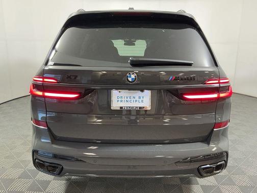 2026 BMW X7 M60i