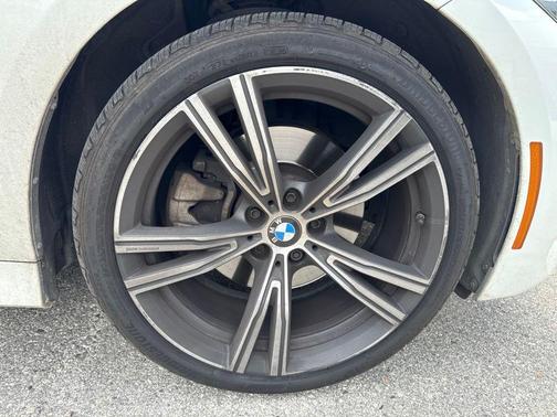Alpine White 2023 BMW 330 330i