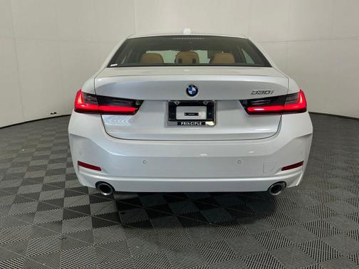 Mineral White Metallic 2025 BMW 330 330i