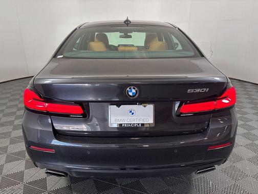 2022 BMW 530 i