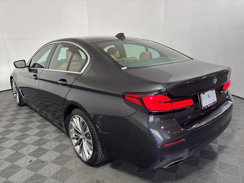 2022 BMW 530 i