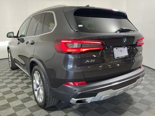 2023 BMW X5 PHEV xDrive45e