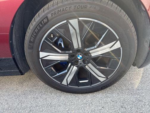 2025 BMW iX xDrive50