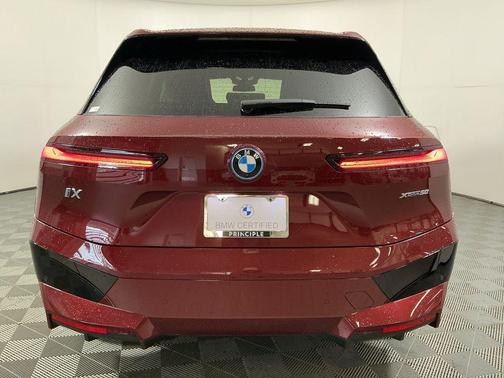 2025 BMW iX xDrive50