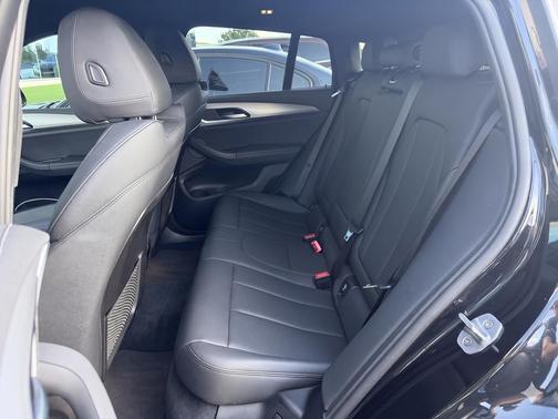 Black Sapphire Metallic 2019 BMW X4 M40i