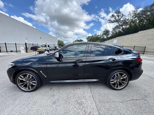 Black Sapphire Metallic 2019 BMW X4 M40i