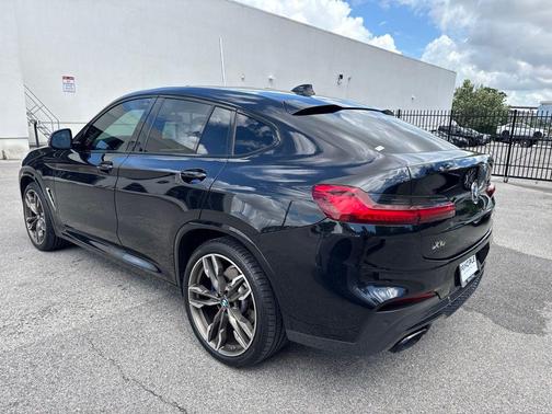 Black Sapphire Metallic 2019 BMW X4 M40i