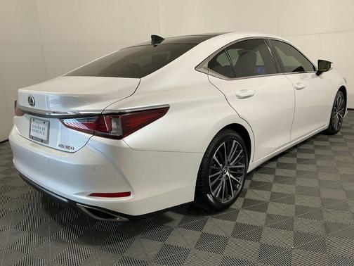 2023 Lexus ES 350 Base
