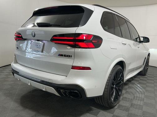 Mineral White Metallic 2026 BMW X5 M60i