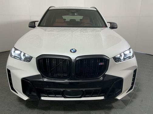 Mineral White Metallic 2026 BMW X5 M60i