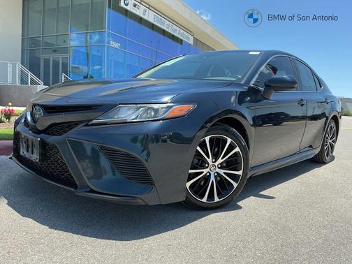 Galactic Aqua Mica 2020 Toyota Camry SE