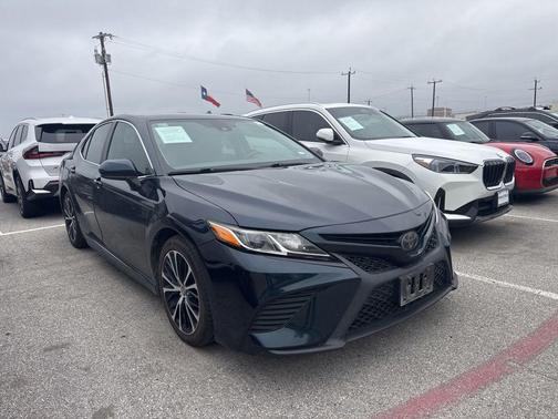 Galactic Aqua Mica 2020 Toyota Camry SE