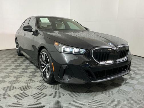 Black Sapphire Metallic 2025 BMW 530 530i