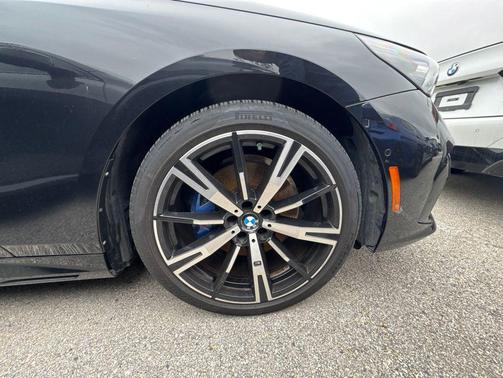 Black Sapphire Metallic 2025 BMW 530 530i