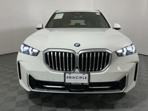 Alpine White 2024 BMW X5 sDrive40i