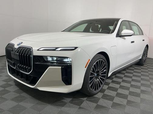 2026 BMW 750e i xDrive