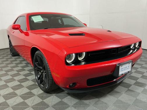 2016 Dodge Challenger SXT