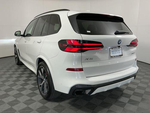 Alpine White 2026 BMW X5 PHEV xDrive50e