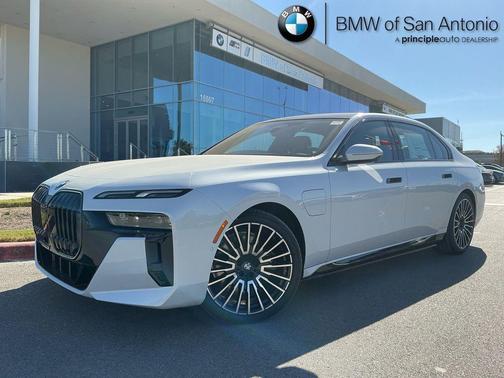 2026 BMW 750e i xDrive