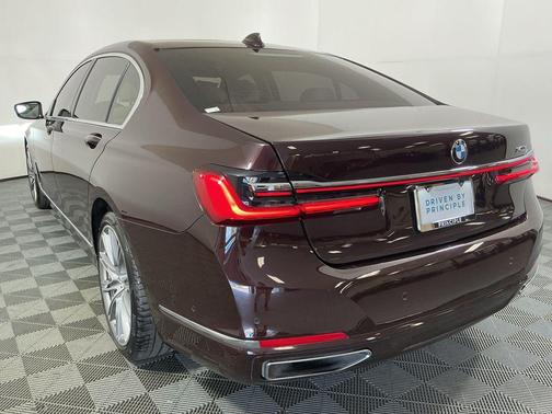 2020 BMW 740 740i