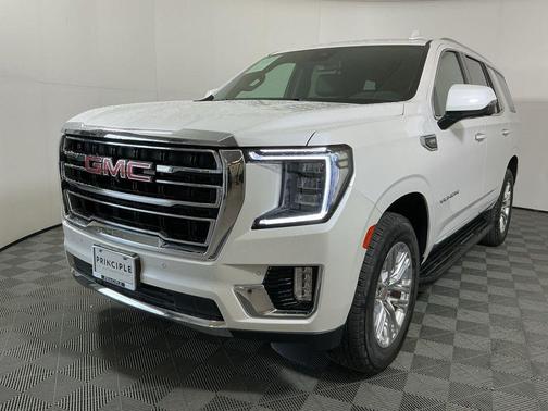 White Frost Tricoat 2023 GMC Yukon SLT