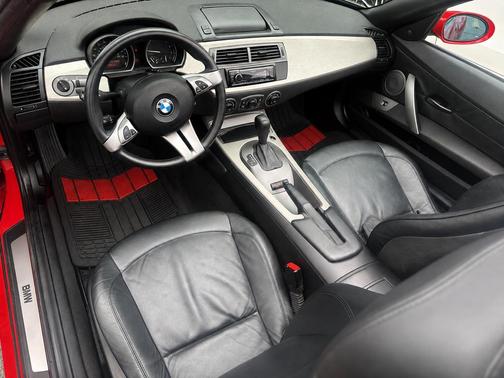 Red 2004 BMW Z4 2.5i Roadster