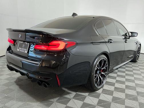 2022 BMW M5 Base