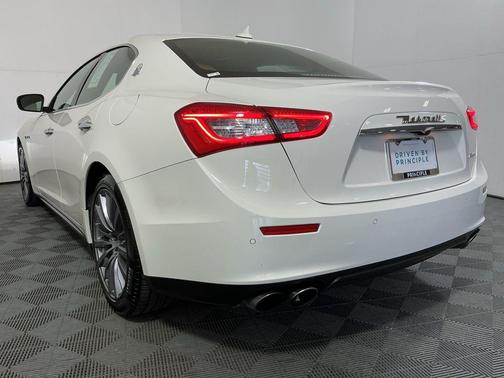 2017 Maserati Ghibli Base