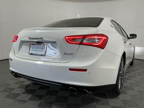 2017 Maserati Ghibli Base