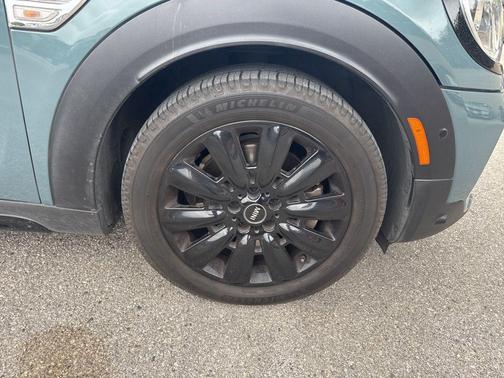 Sage Green Metallic 2023 MINI SE Countryman Cooper