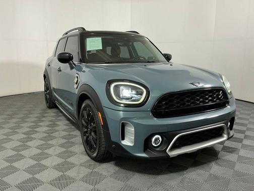 Sage Green Metallic 2023 MINI SE Countryman Cooper