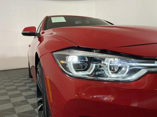 Melbourne Red Metallic 2018 BMW 330 330i