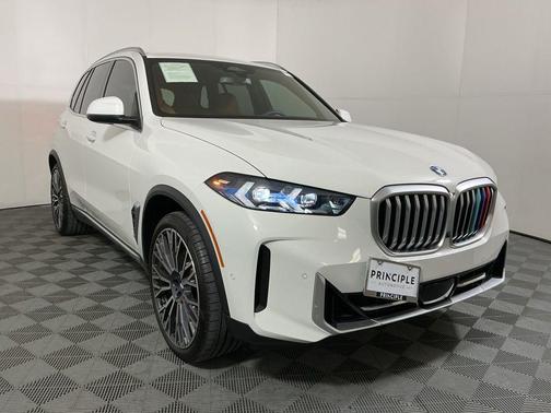 Alpine White 2024 BMW X5 xDrive40i
