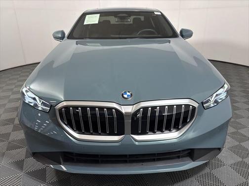 2024 BMW 530 i