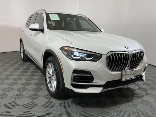 Mineral White Metallic 2022 BMW X5 xDrive40i