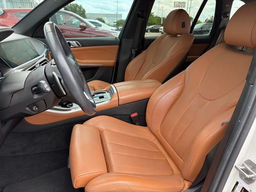 Mineral White Metallic 2022 BMW X5 xDrive40i