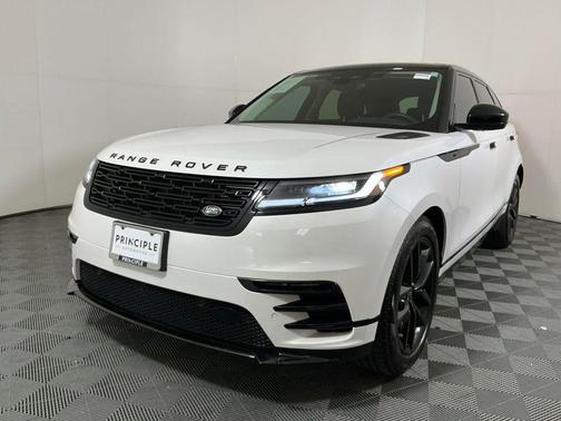 Ostuni Pearl White Metallic 2025 Land Rover Range Rover Velar P250 SE R-Dynamic