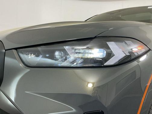 Dravit Grey Metallic 2026 BMW X5 PHEV xDrive50e